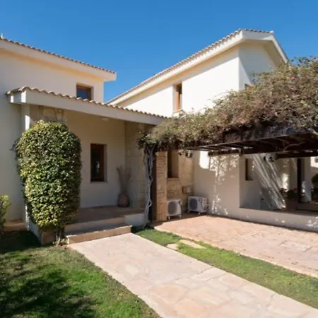 “imagine Renting This Luxury With Golf Course Views”kornos Βίλα