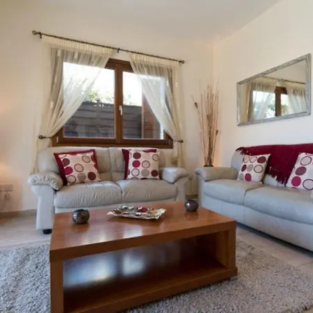 Villa “imagine Renting This Luxury With Golf Course Views”kornos Kouklia