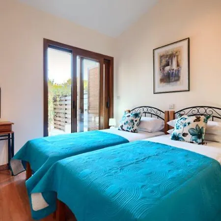 “imagine Renting This Luxury With Golf Course Views”kornos Villa